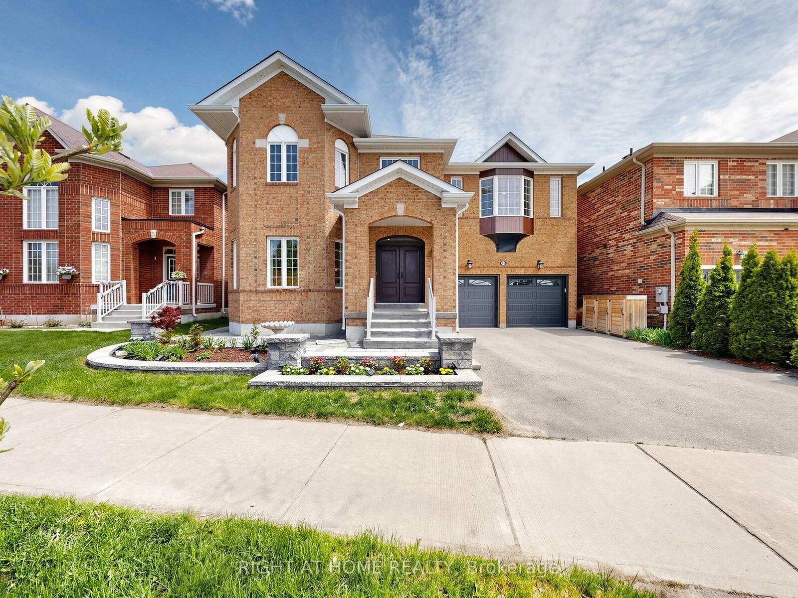 Property Photo: 89 Greenwood Road ON L4A 0N8