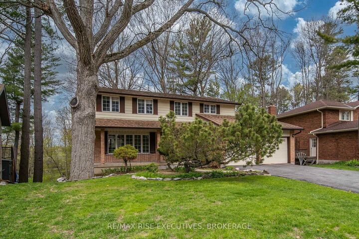 Property Photo:  899 Safari Drive  ON K7M 6W2 