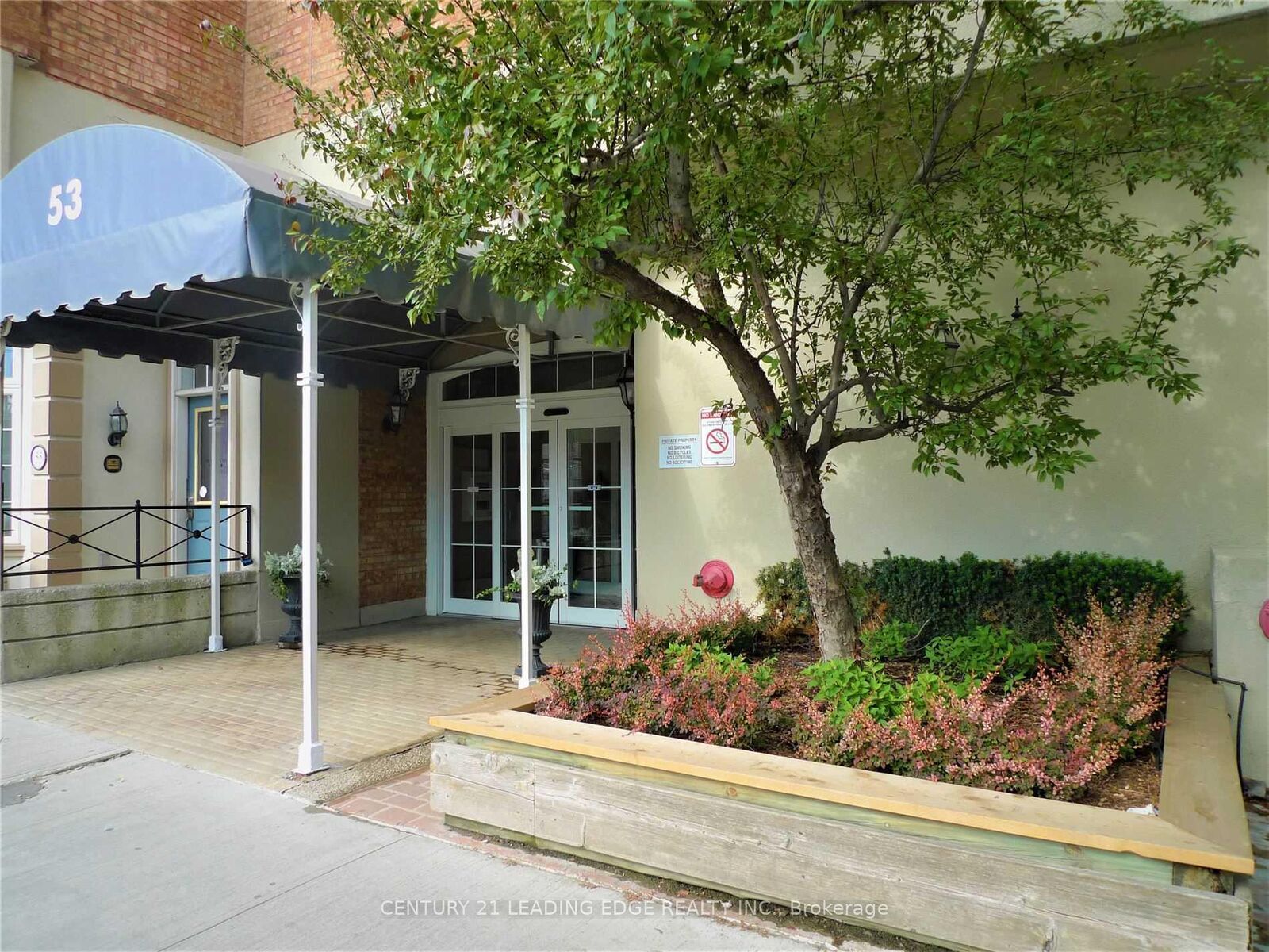 Photo de la propriété:  49 McCaul Street 461  ON M5T 2W7 