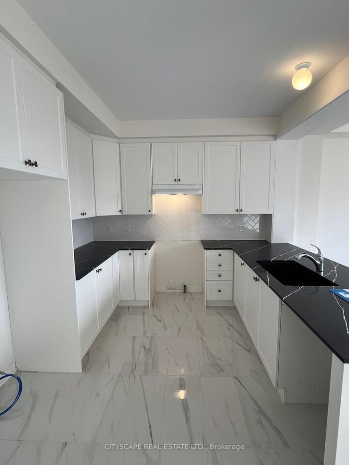 Property Photo:  1470 Rose Way  ON L9E 1V7 