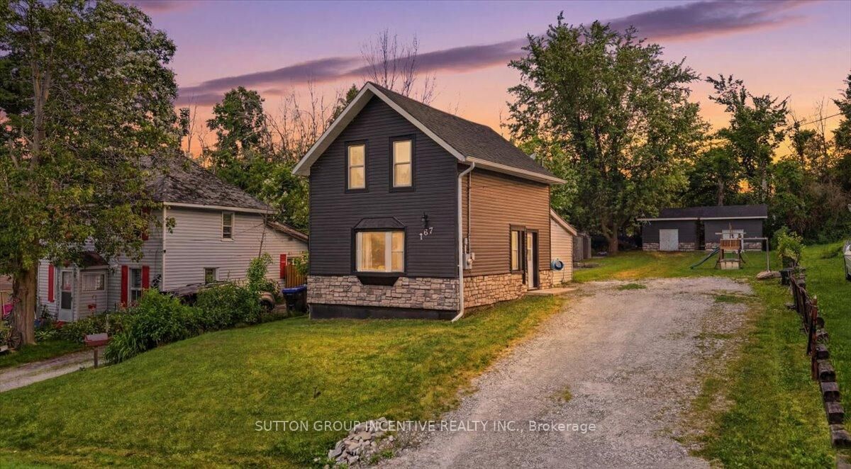 Property Photo:  107 Park Street  ON L0K 2A0 