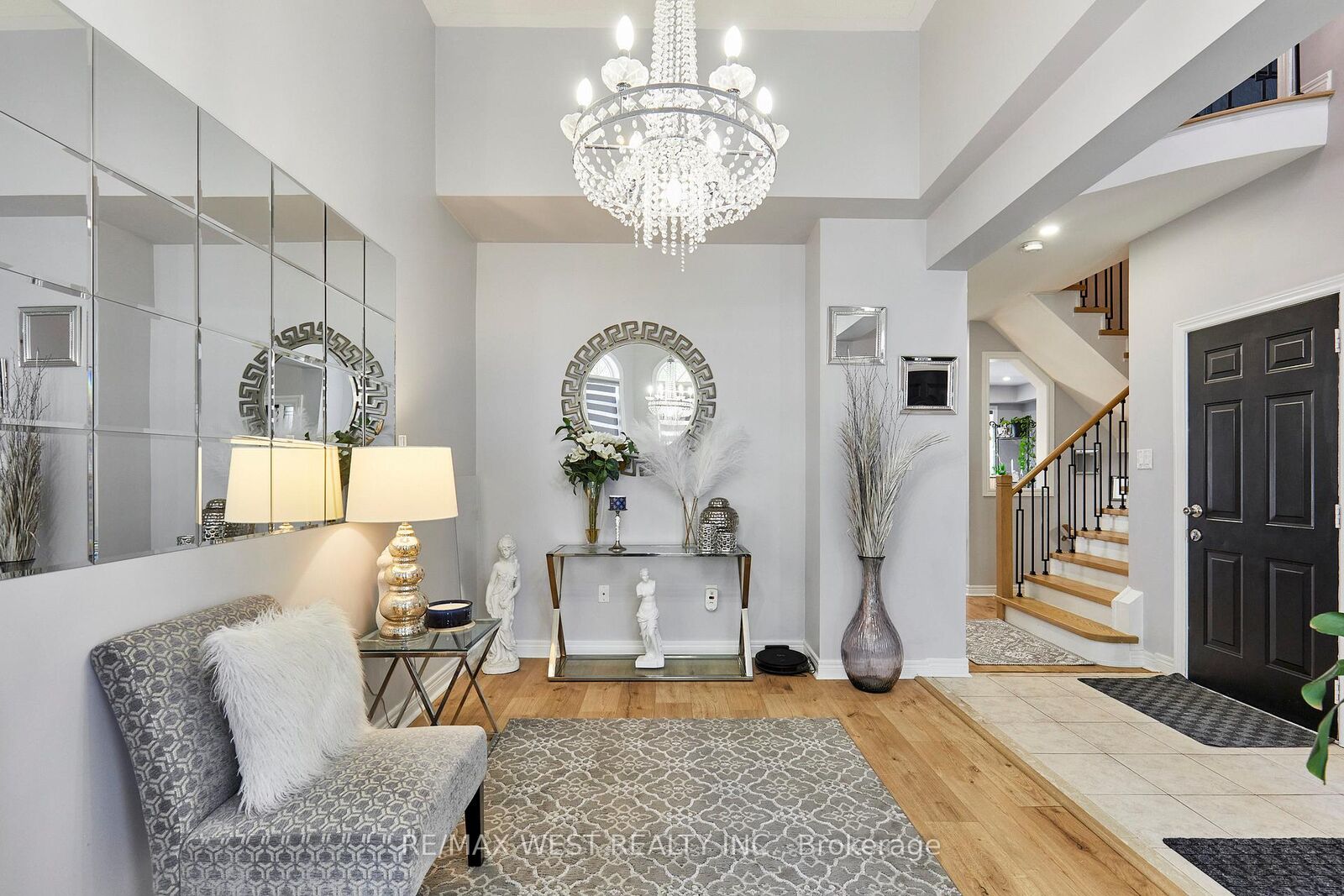 Property Photo:  67 Kenilworth Crescent  ON L1M 2M7 