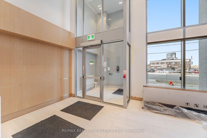 Property Photo: 2782 Barton Street E 1608 ON L8E 0L3