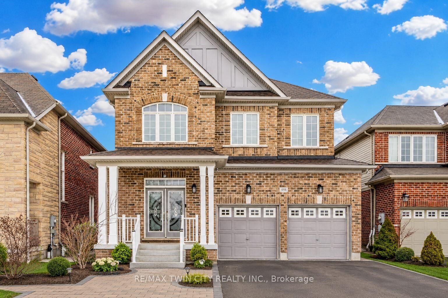 Property Photo: 498 Thomas Slee Drive ON N2P 2Y1