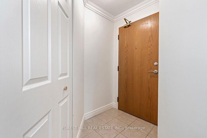 Property Photo:  3 Hickory Tree Road 510  ON M9N 3W5 