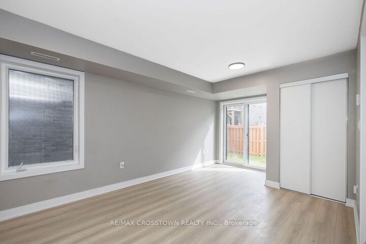 Property Photo: 14 Pumpkin Corner Crescent 1 ON L9J 0T6