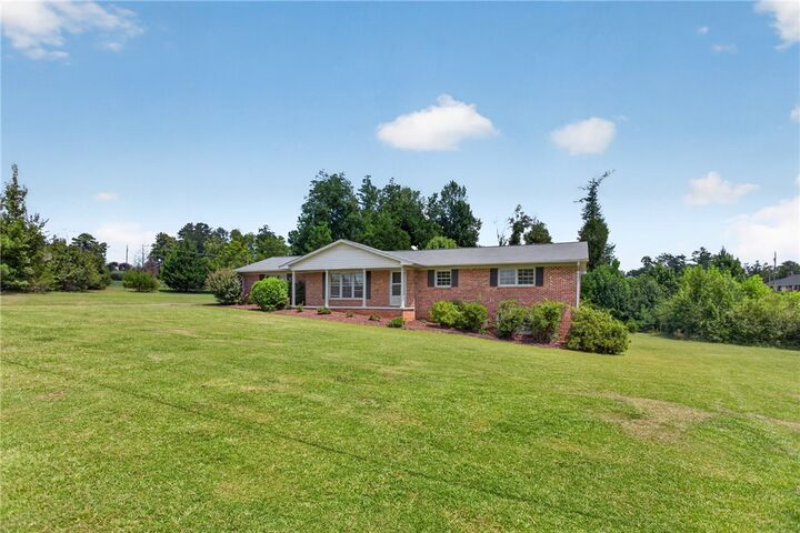 Property Photo: 602 W. Quincy Road SC 29678