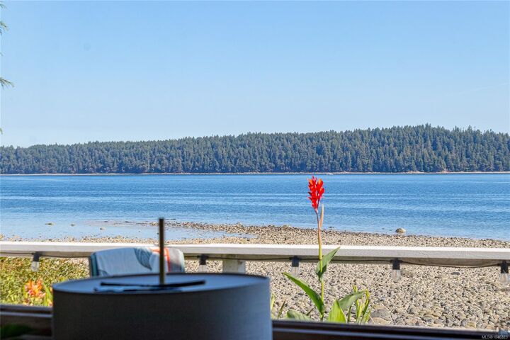 Property Photo: 4995 Shoreline Dr BC V0R 1G0