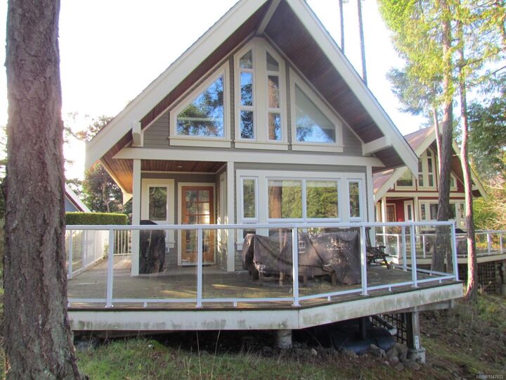 2315 Mackinnon Rd #16C — photo 1