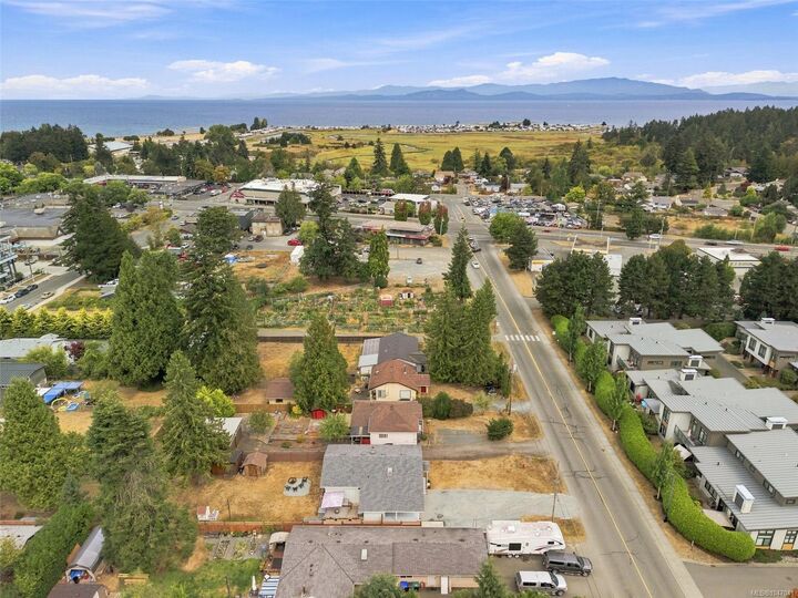 Property Photo:  219 McVickers St  BC V9P 0B9 