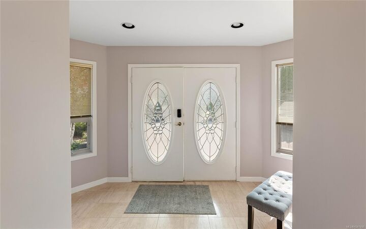 Property Photo: 419 Scholey Cres BC V0R 2G0