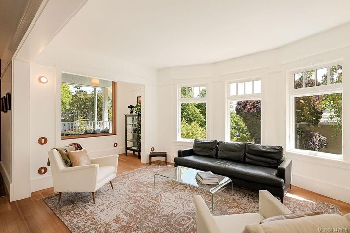 Property Photo:  2654 Fernwood Rd  BC V8T 3A2 