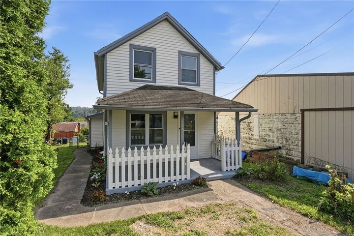 Property Photo:  2682 5th  PA 15146 