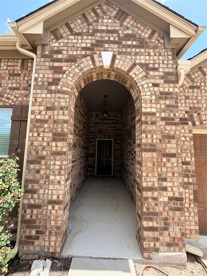 Property Photo:  640 Samuel Landon Loop  TX 78660 