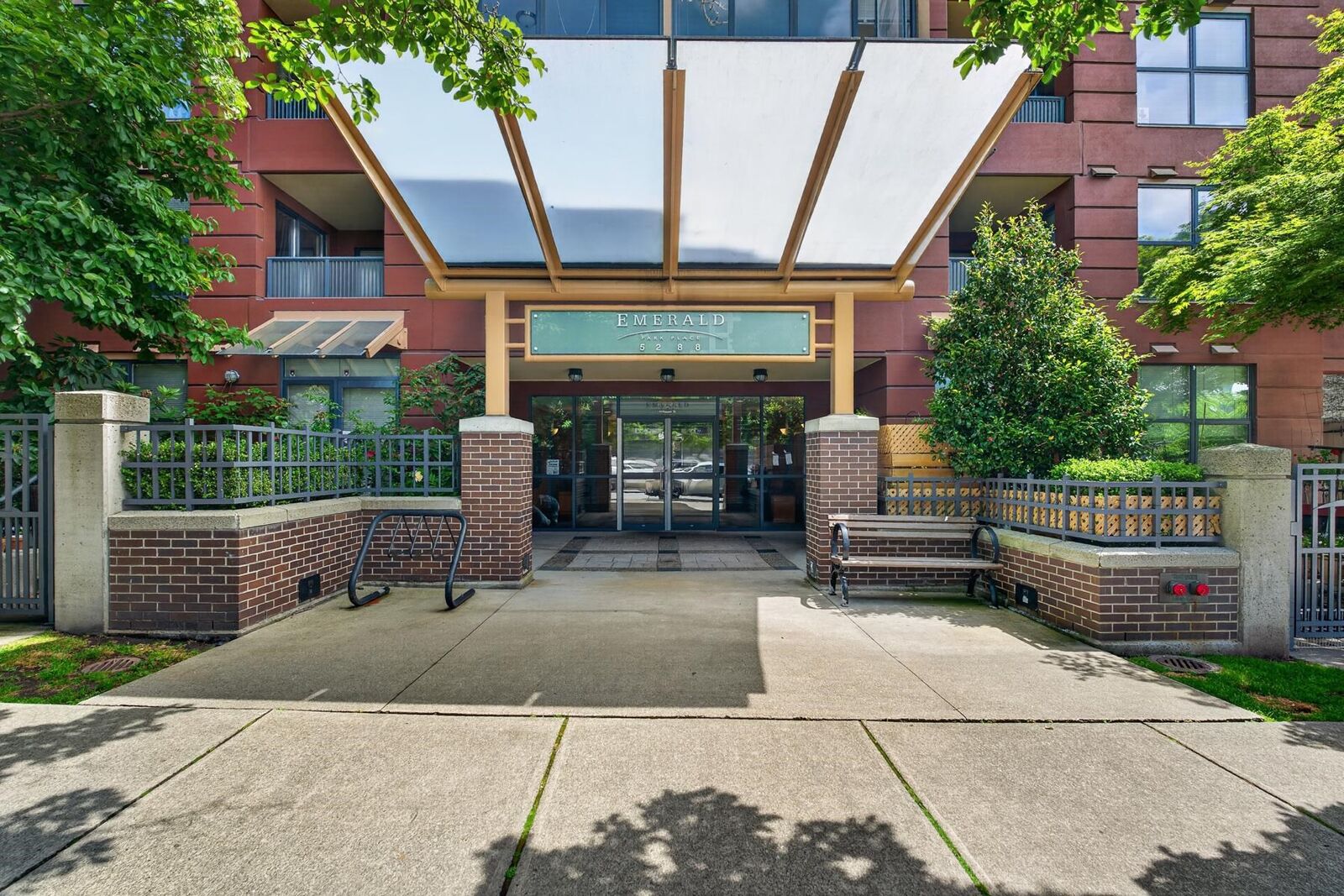 Property Photo: 5288 Melbourne Street 208 BC V5R 6E6