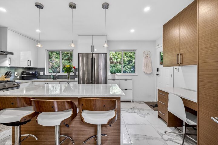 Property Photo: 6858 Patterson Avenue BC V5J 3N6