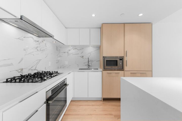 Property Photo:  1500 Fern Street 1208  BC V7J 1H6 