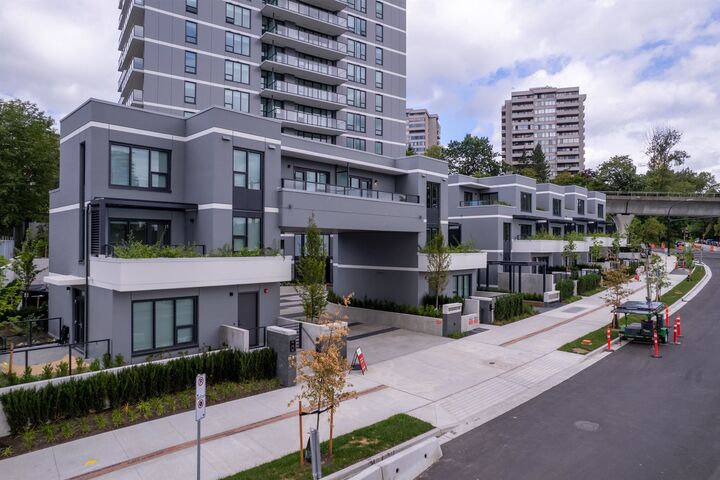 Property Photo: 2135 Springer Avenue 806 BC V5B 3K4