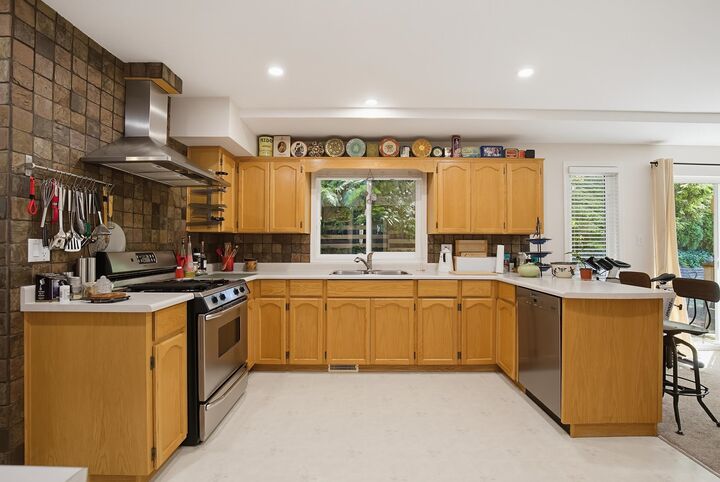 Property Photo: 32751 Charnley Drive BC V2V 2N4