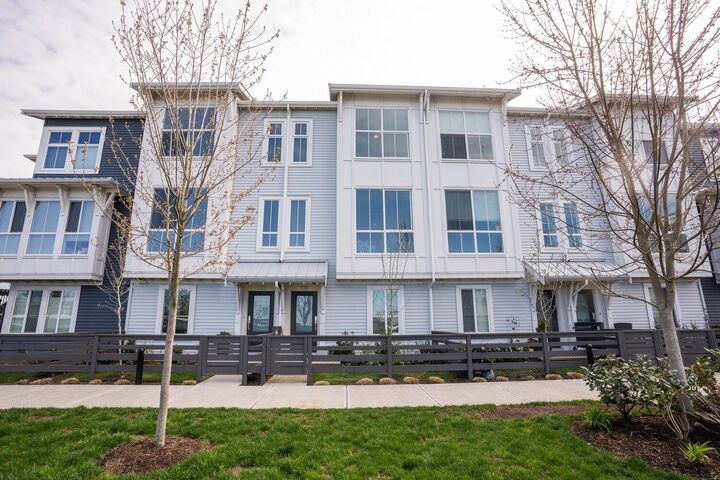 Property Photo: 4716 Orca Way 3 BC V4M 0E5