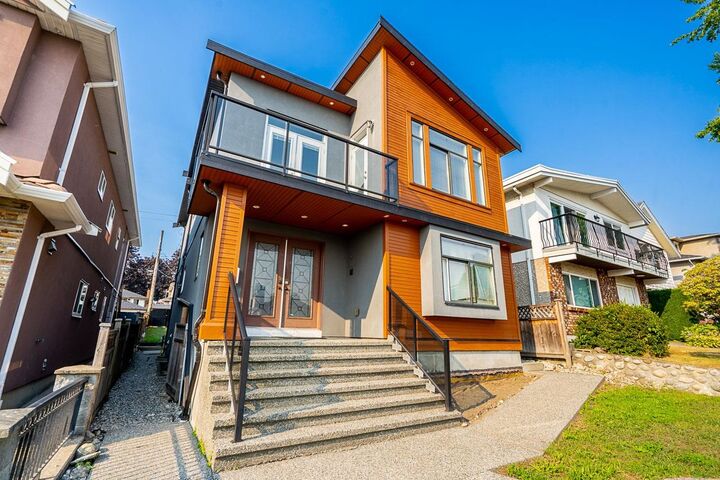 Property Photo: 3945 Parker Street BC V5C 3B7