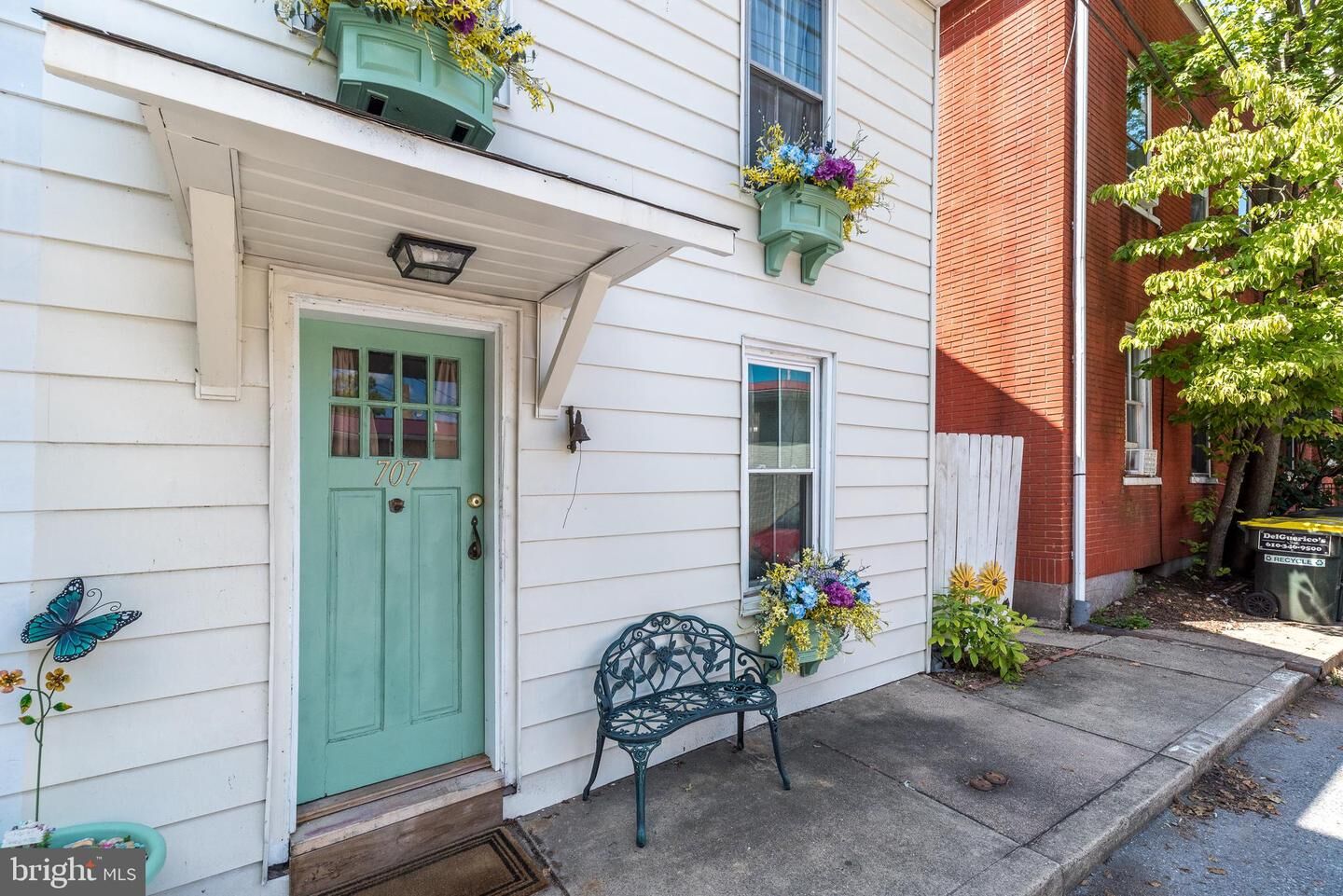 Property Photo:  707 Wayside Way  PA 18077 