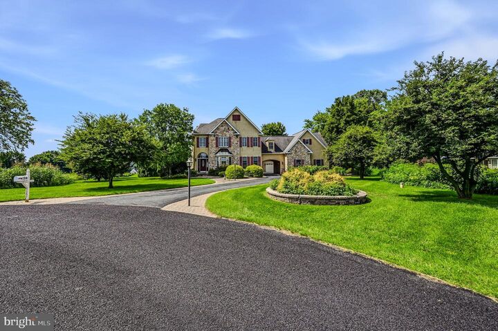 Property Photo:  264 Regent Circle  PA 19363 