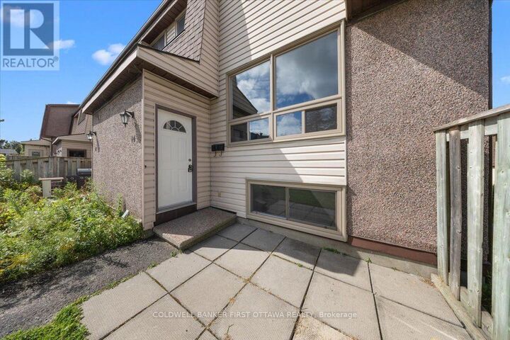 Property Photo: 2640 Draper Avenue 44 ON K2H 8V3