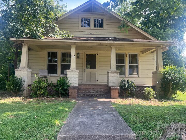 Property Photo: 110 Linville Street NC 28655
