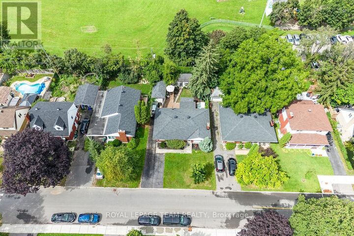 Property Photo:  2141 Belair Drive  ON K2C 0X2 