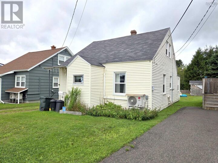 32 Poplar Street — photo 1