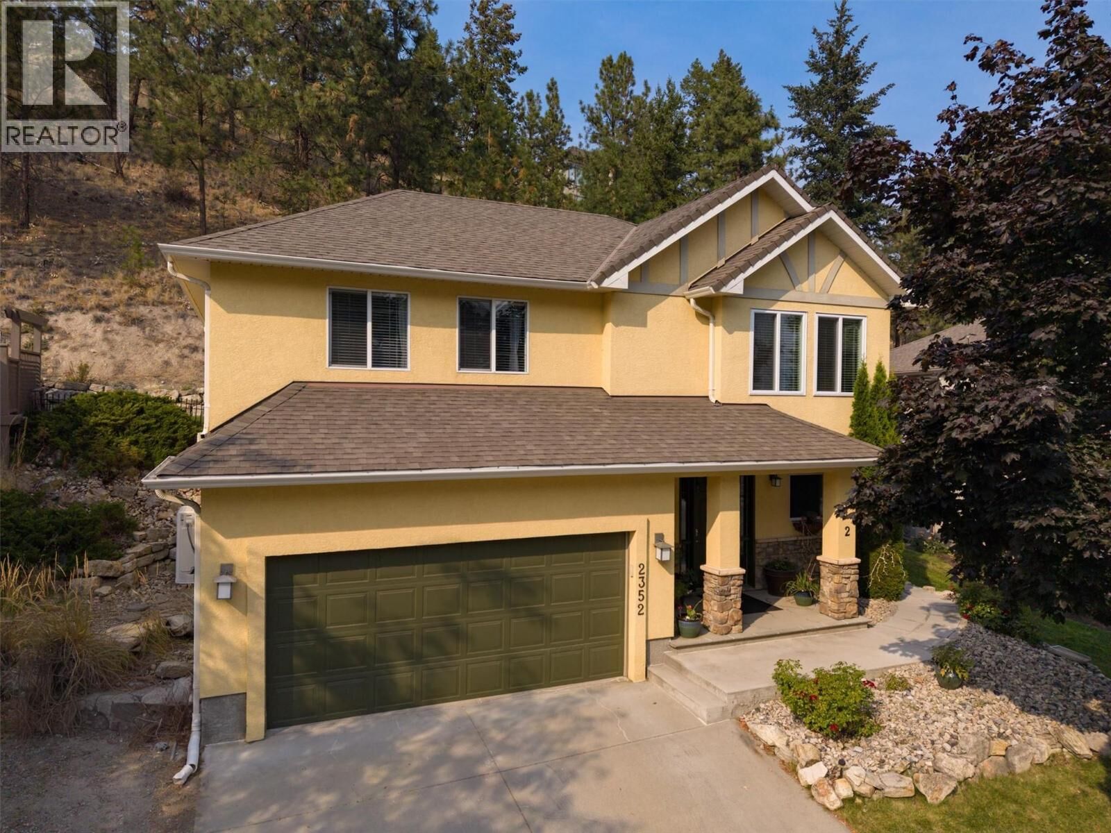 Property Photo: 2352 Selkirk Drive BC V1V 2R5