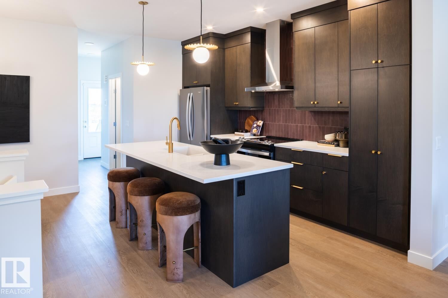 Property Photo: 12531 34 Av SW AB T6W 5Z8