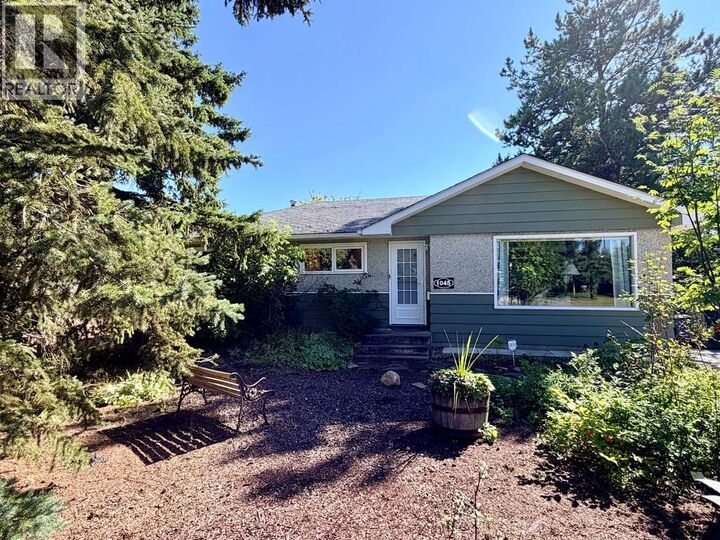 Property Photo: 1045 93 Avenue BC V1G 1E3