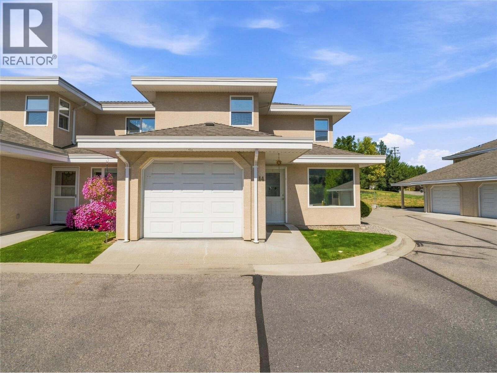 Photo de la propriété:  51 8 Avenue Southwest 14  BC V1E 3L9 