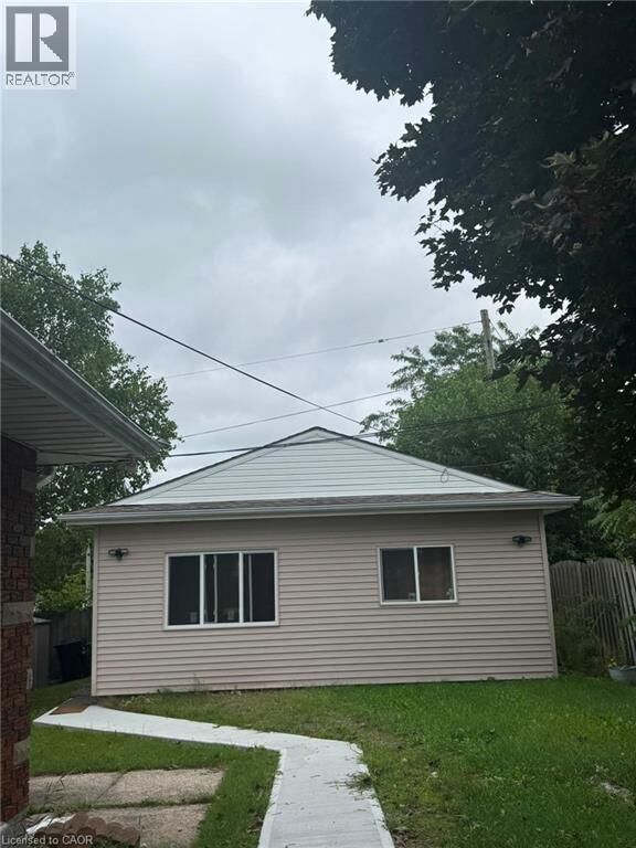 Property Photo: 86 Weaver Street 2 ON N3C 1W4