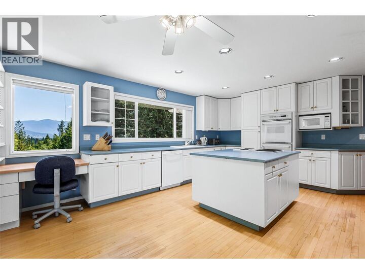 Property Photo: 1548 Teetzel Road BC V0B 1G7