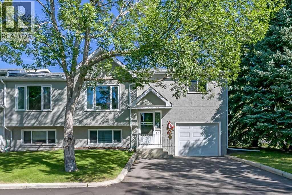 Property Photo: 401 Fairway Lane Northwest AB T1V 1E1
