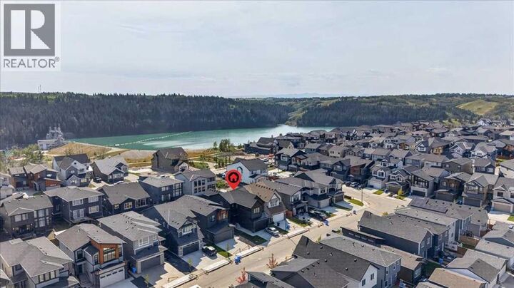Property Photo: 77 Rowmont Common Northwest AB T3L 0L2