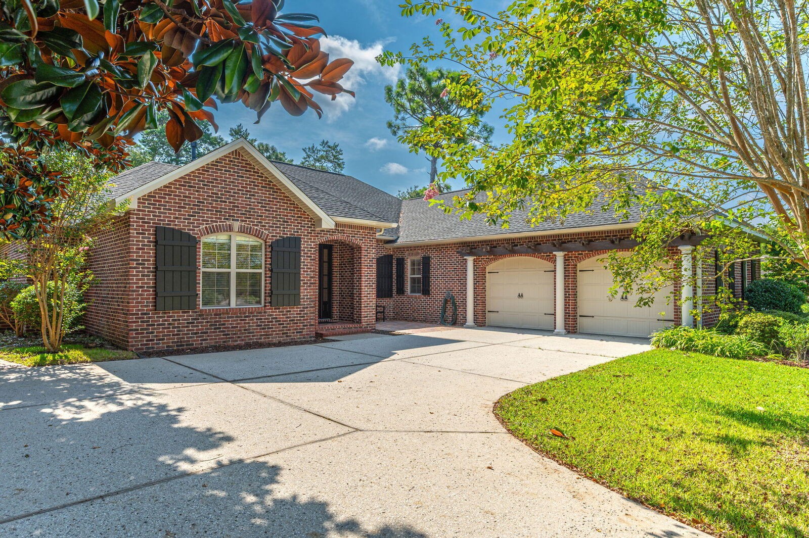 Property Photo:  300 Grove Park Drive  FL 32578 