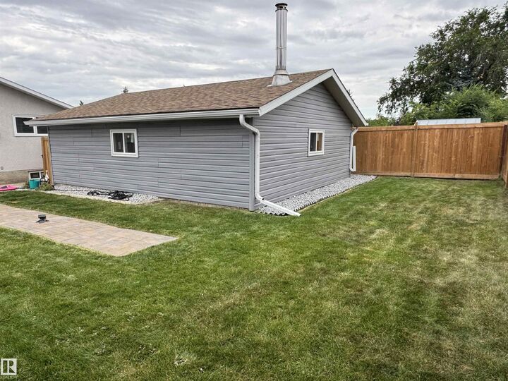 Property Photo:  9413 80 Street  AB T8L 3R5 