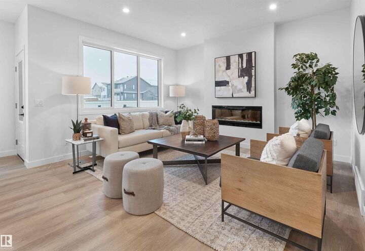 12532 34 Avenue SW — photo 1