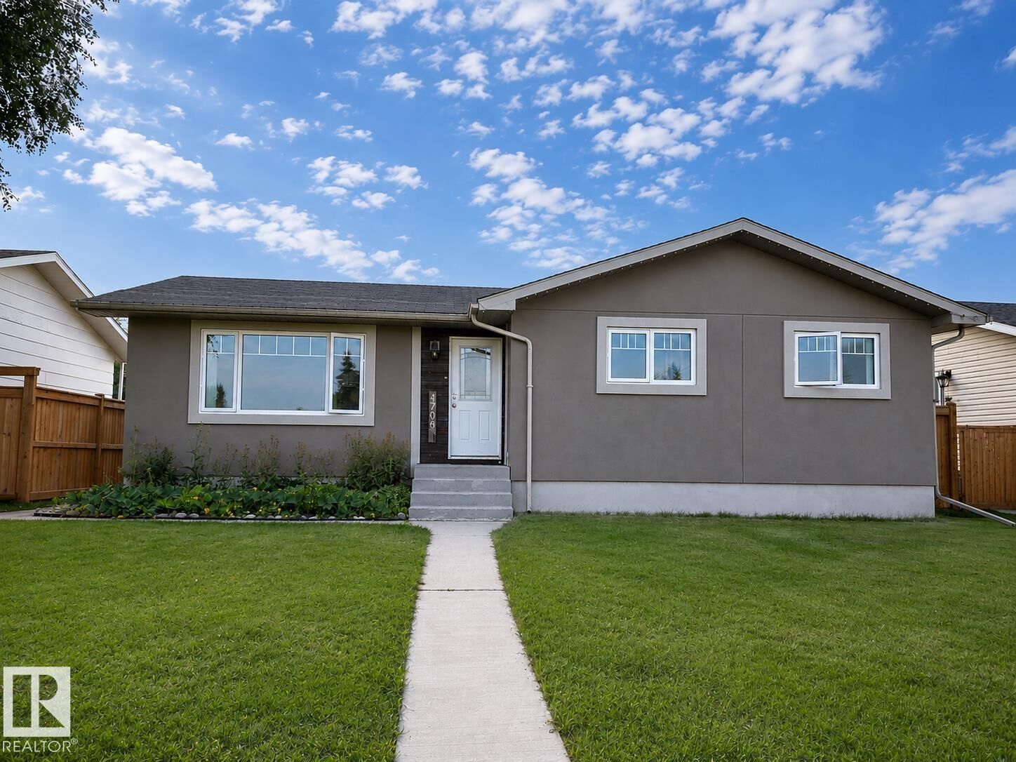 Property Photo:  4706 44 Street  AB T9N 1H1 