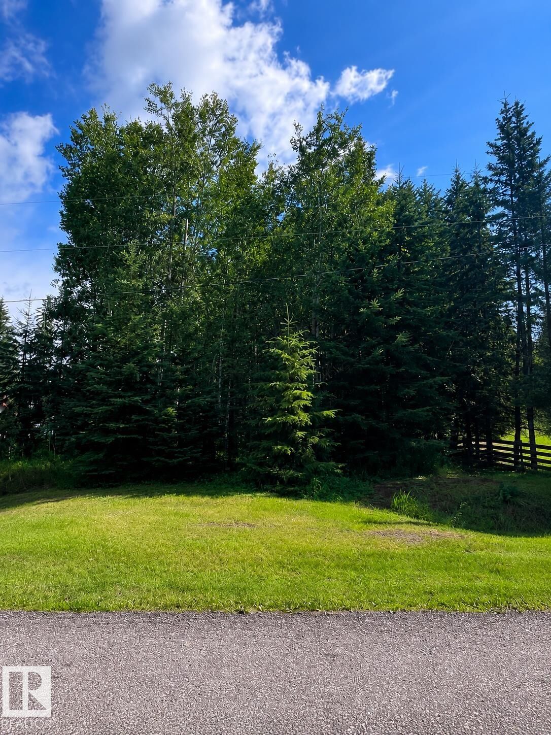 Property Photo:  209 4418 Hwy 633  AB T0E 0L0 