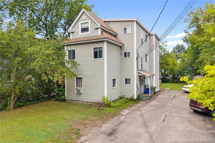 241 Saunders Street — photo 1