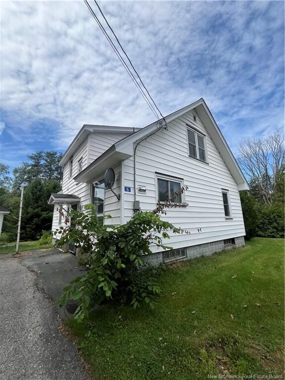 6 Barrieau Street — photo 1