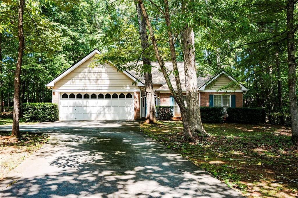 Property Photo:  405 Radcliffe Trace  GA 30016 