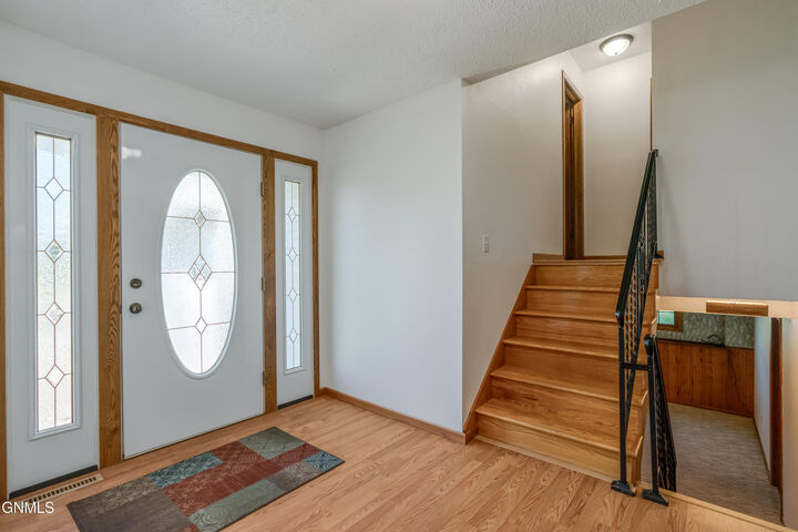 Property Photo:  710 3rd Avenue NE  ND 58554 