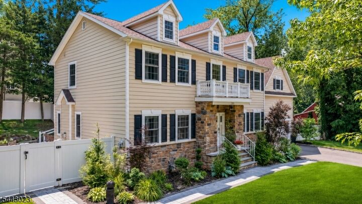 Property Photo:  1233 Poplar Ave  NJ 07092 