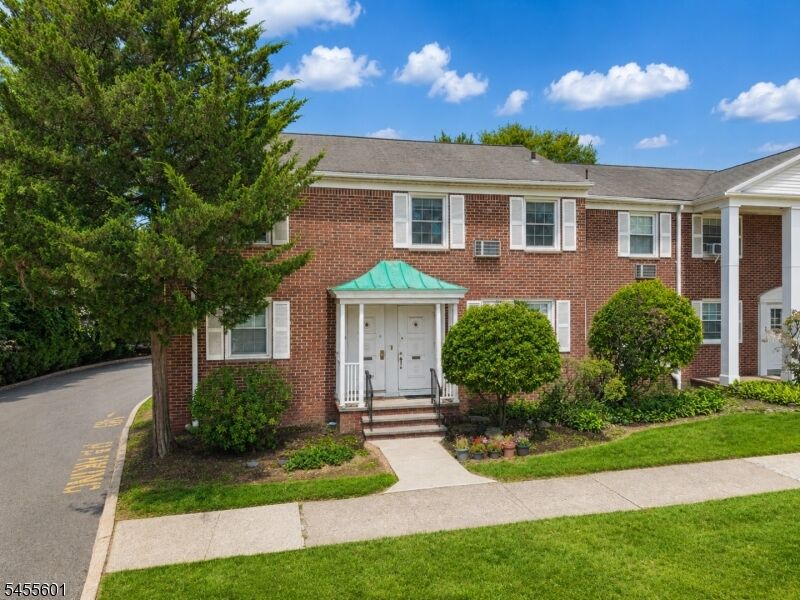 Property Photo: 445 Morris Ave NJ 07081